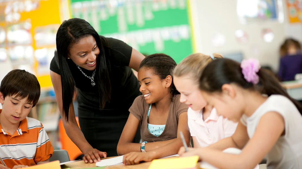 teacher teaching students